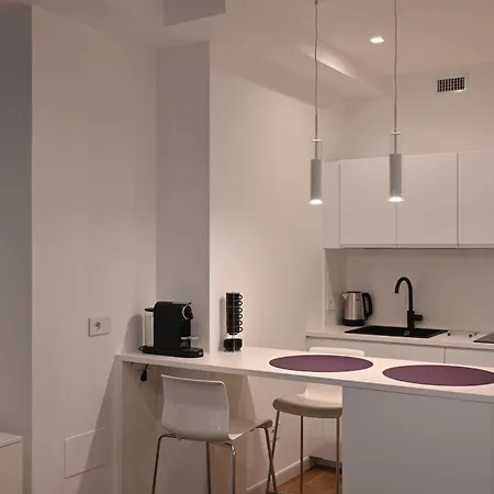 شقة Me Too - Exclusive