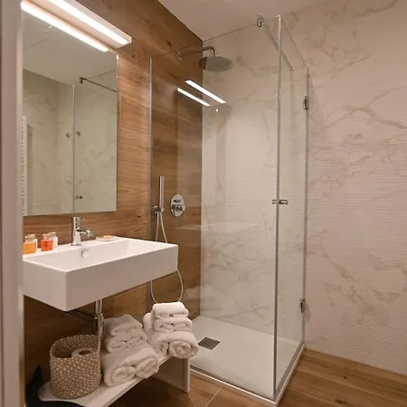 Me Too - Exclusive Апартаменты