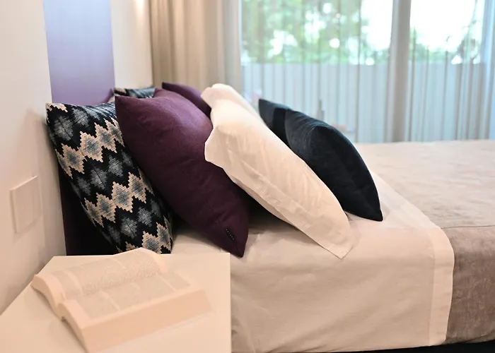 Me Too - Exclusive בארי